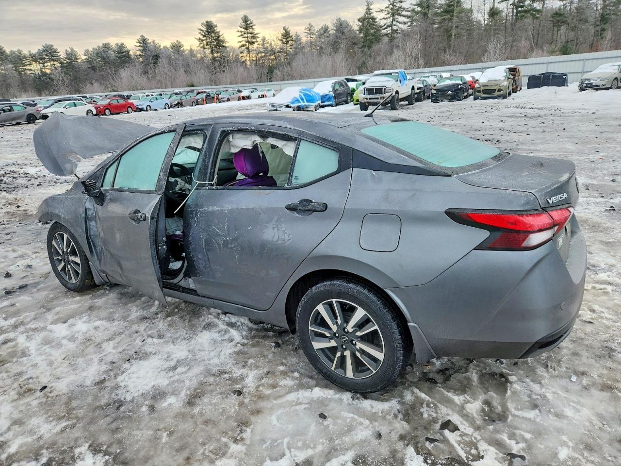 2025 Nissan Versa s