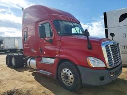 Freightliner Vehiculos salvage en venta: 2017 Freightliner Cascadia 1 Semi Truck