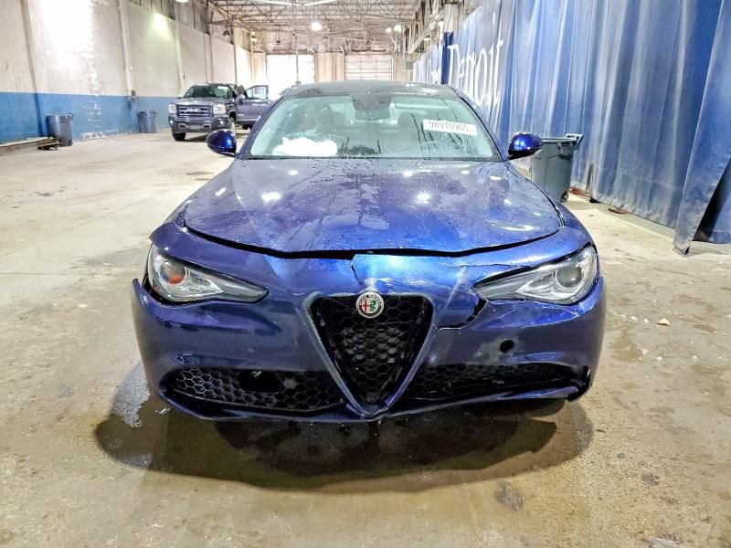 2017 Alfa Romeo Giulia ti Q4