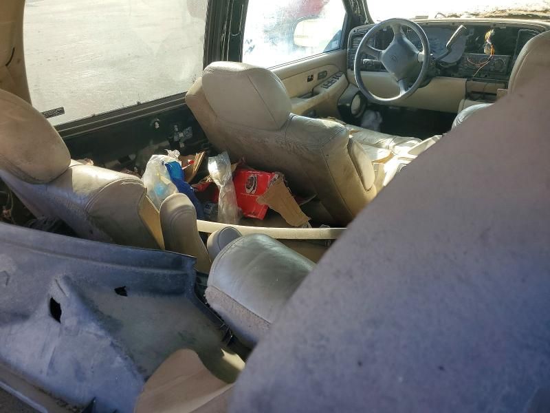2001 Chevrolet Suburban K1500