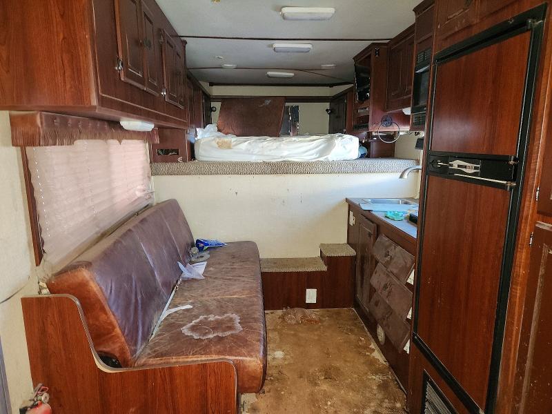 2005 Featherlite Horsetrl