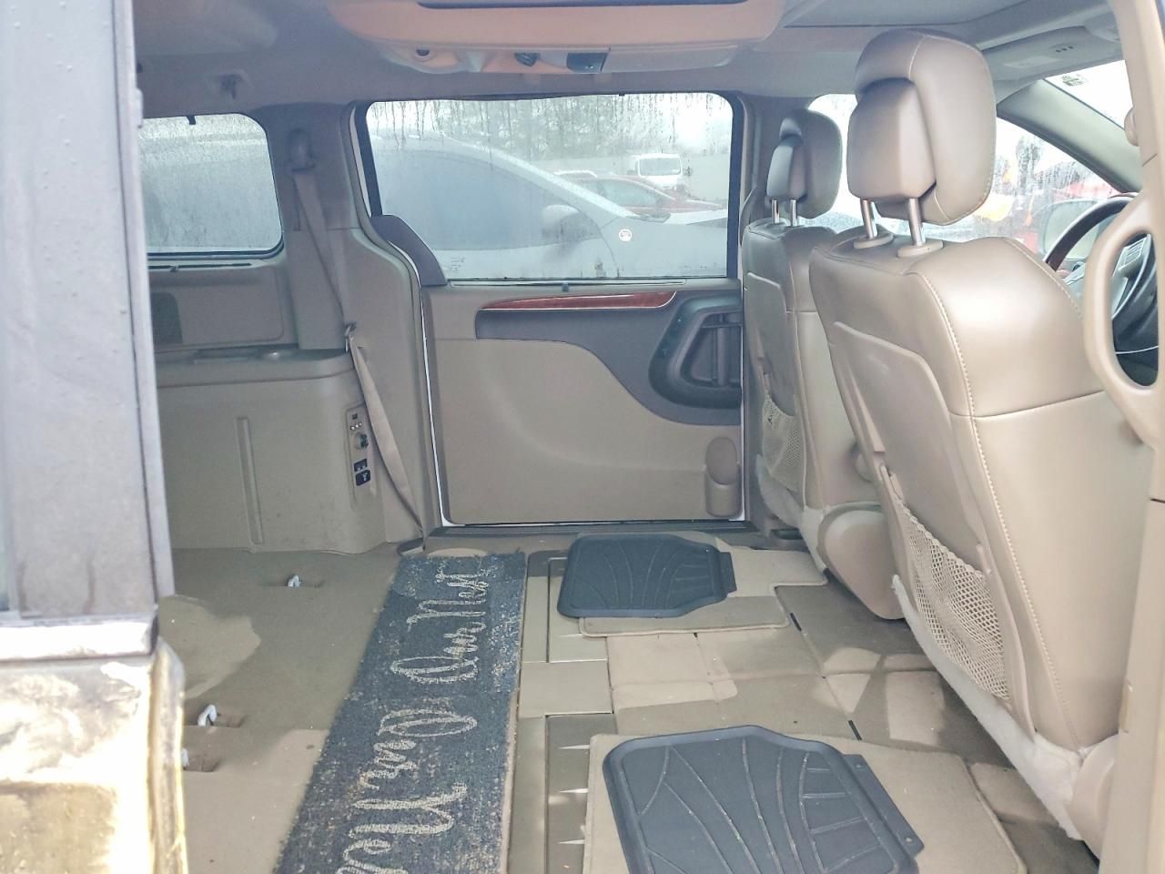 2015 Chrysler Town & Country Limited Platinum