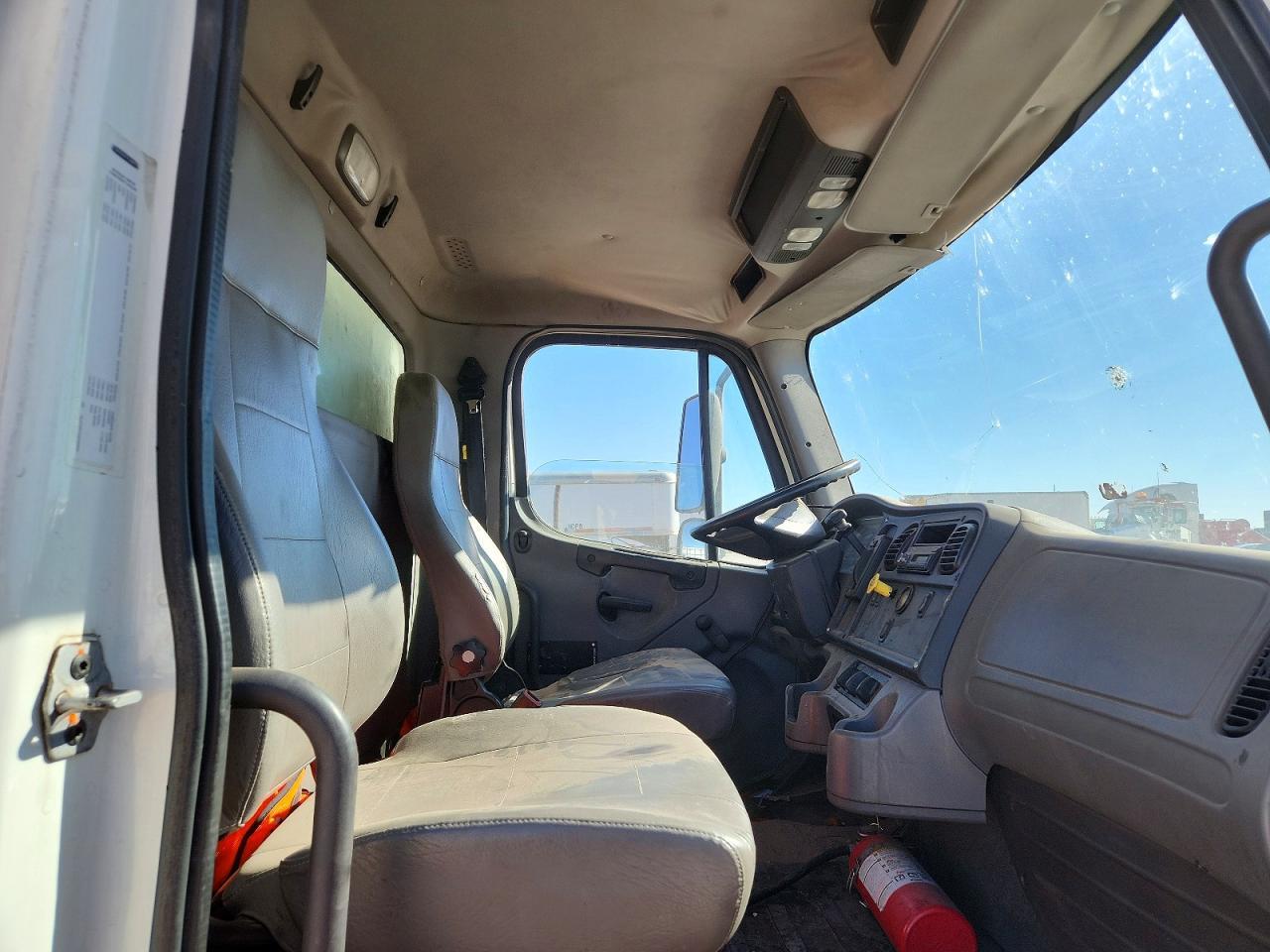 2016 Freigliner 2016 Freightliner Business Class M2 BOX Truck