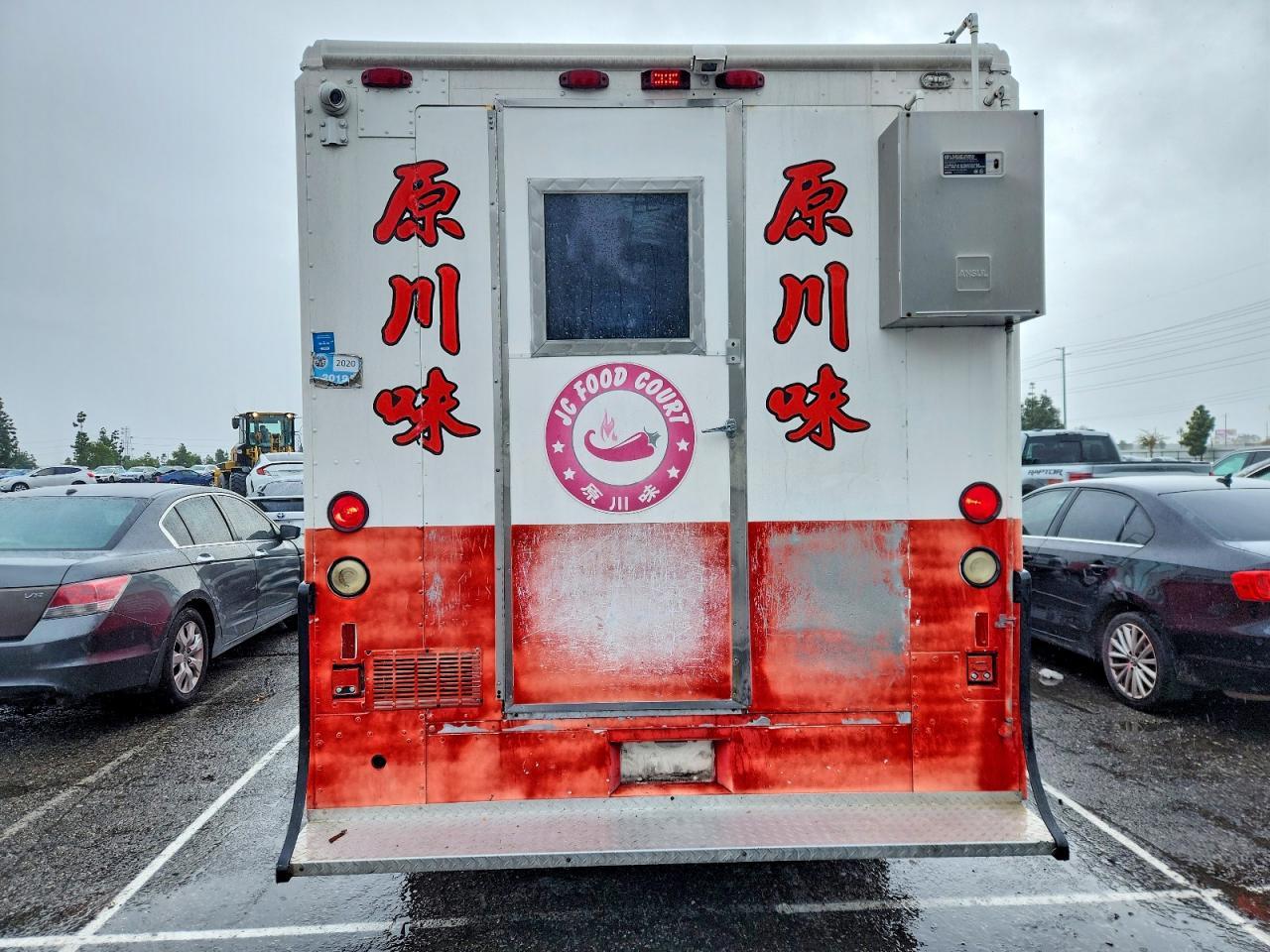 1998 Freightliner Delivery Truck
