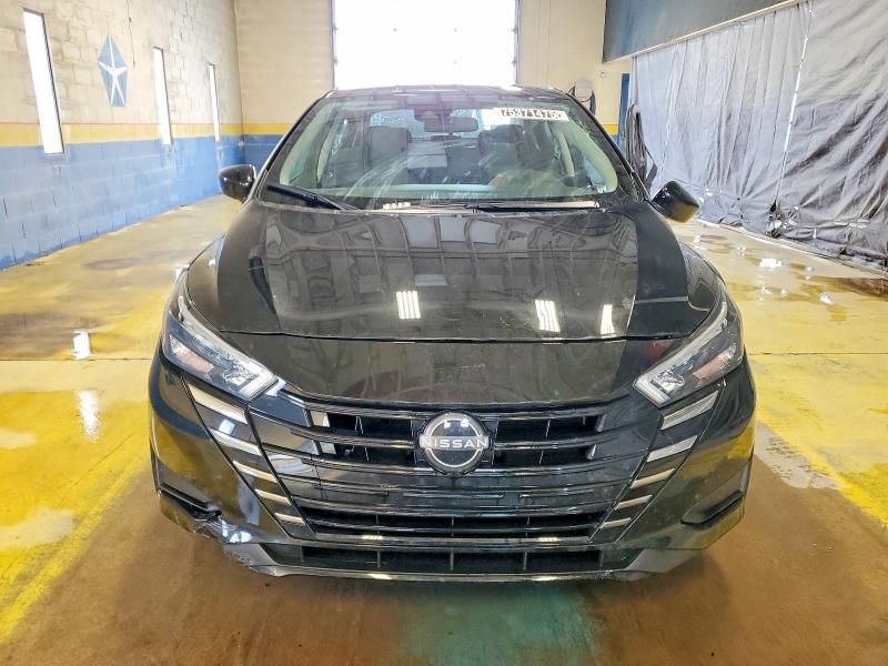 2025 Nissan Versa sv