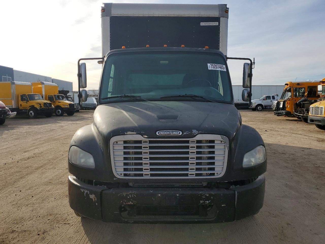 2013 Freigliner 2013 Freightliner Business Class M2 BOX Truck