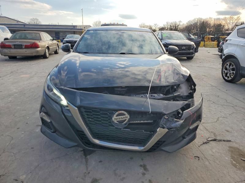 2020 Nissan Altima sr