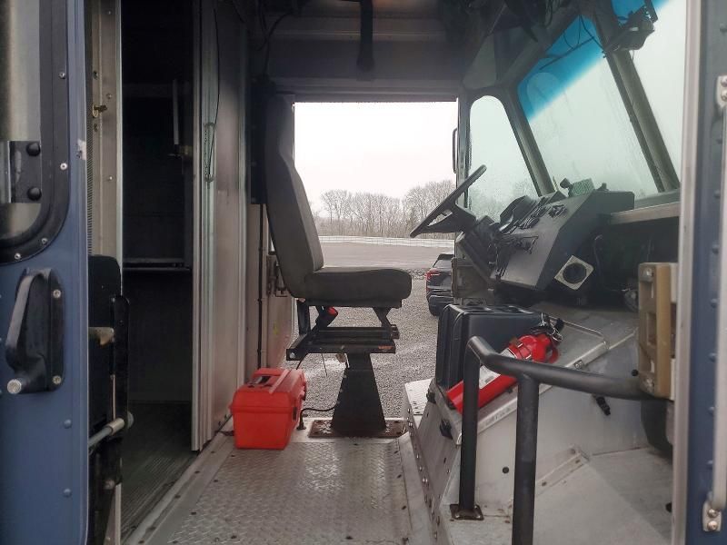 2020 Freightliner Chassis m Line Walk-in van