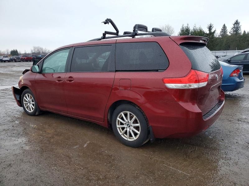 2012 Toyota Sienna le