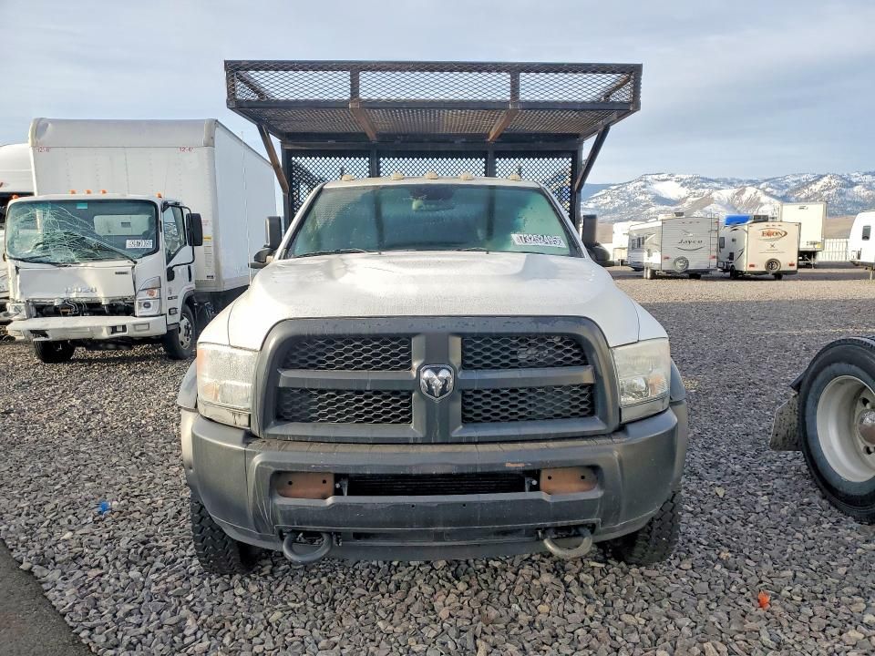2015 Dodge RAM 5500 Flatbed Truck