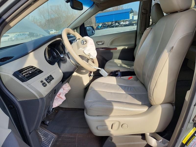 2014 Toyota Sienna xle