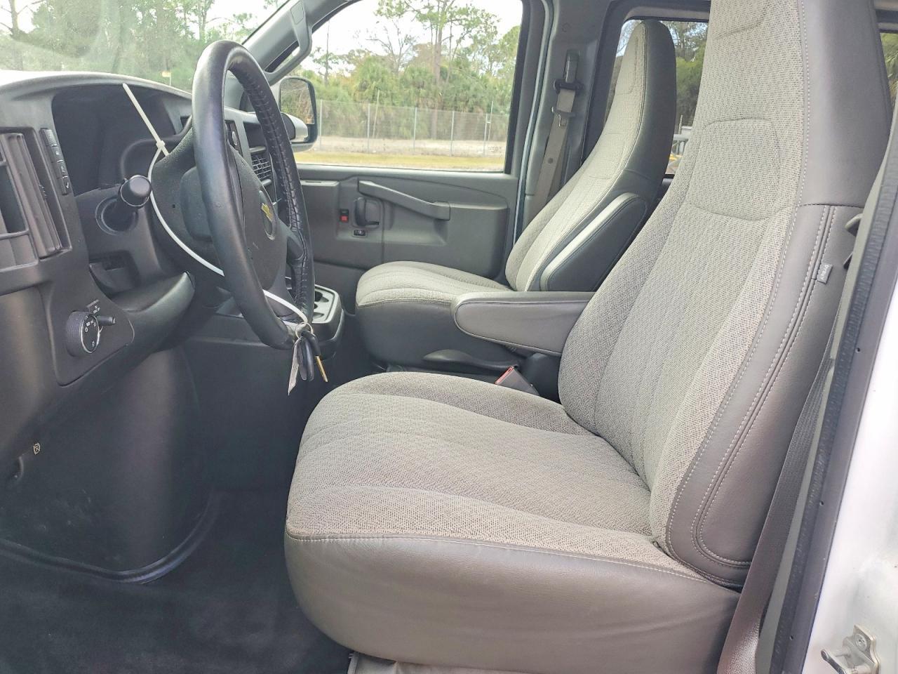 2017 Chevrolet Express G3500 LT