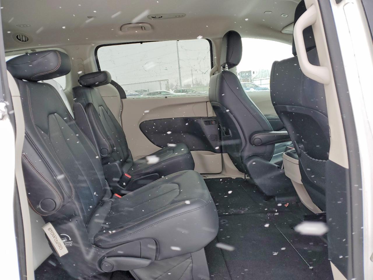 2018 Chrysler Pacifica Touring l