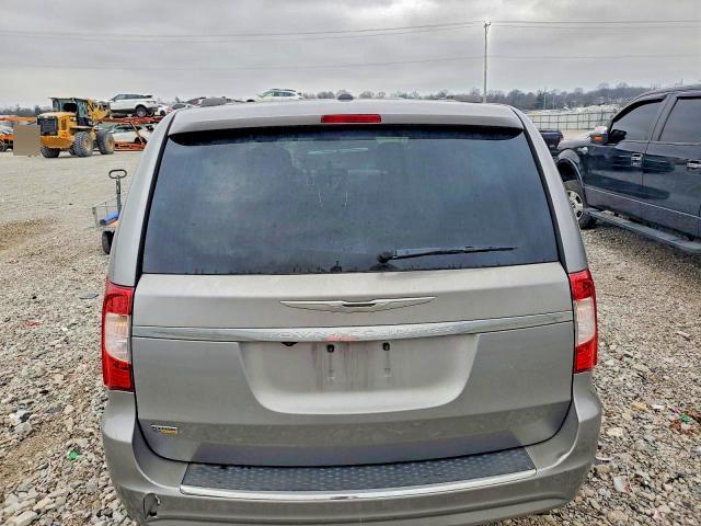 2016 Chrysler Town & Country Touring