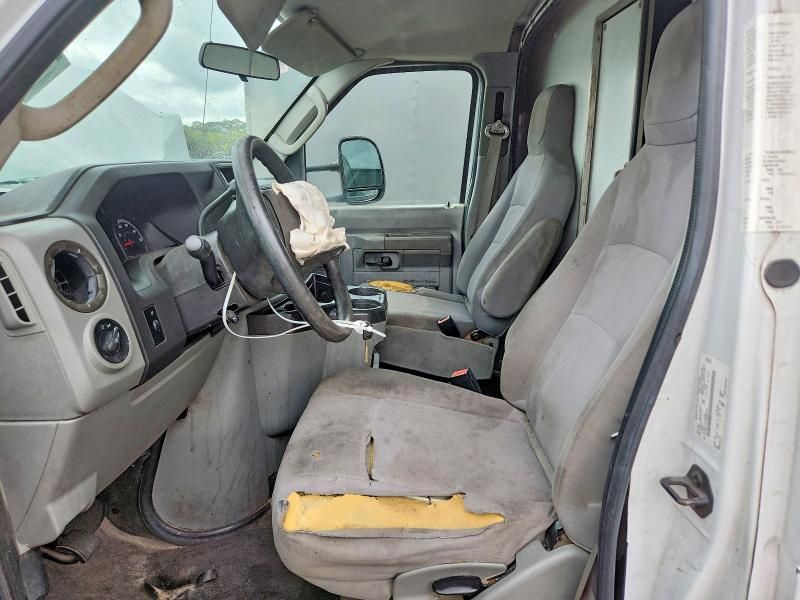 2013 Ford E350 BOX Truck