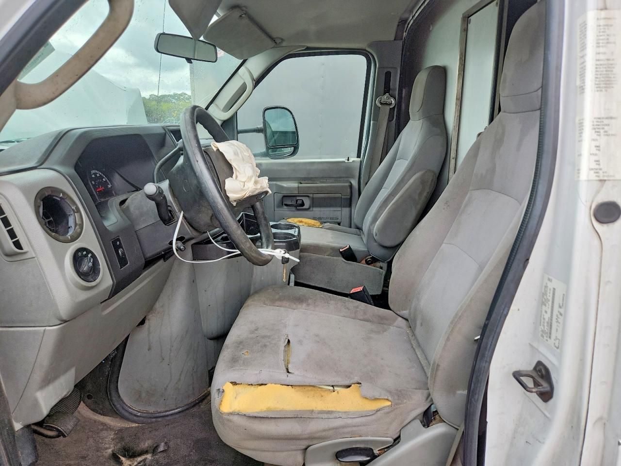 2013 Ford E350 BOX Truck