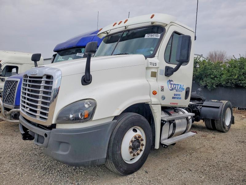 2016 Freightliner Cascadia 125 Semi Truck