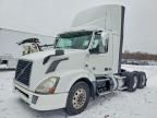 2015 Volvo VNL Semi Truck