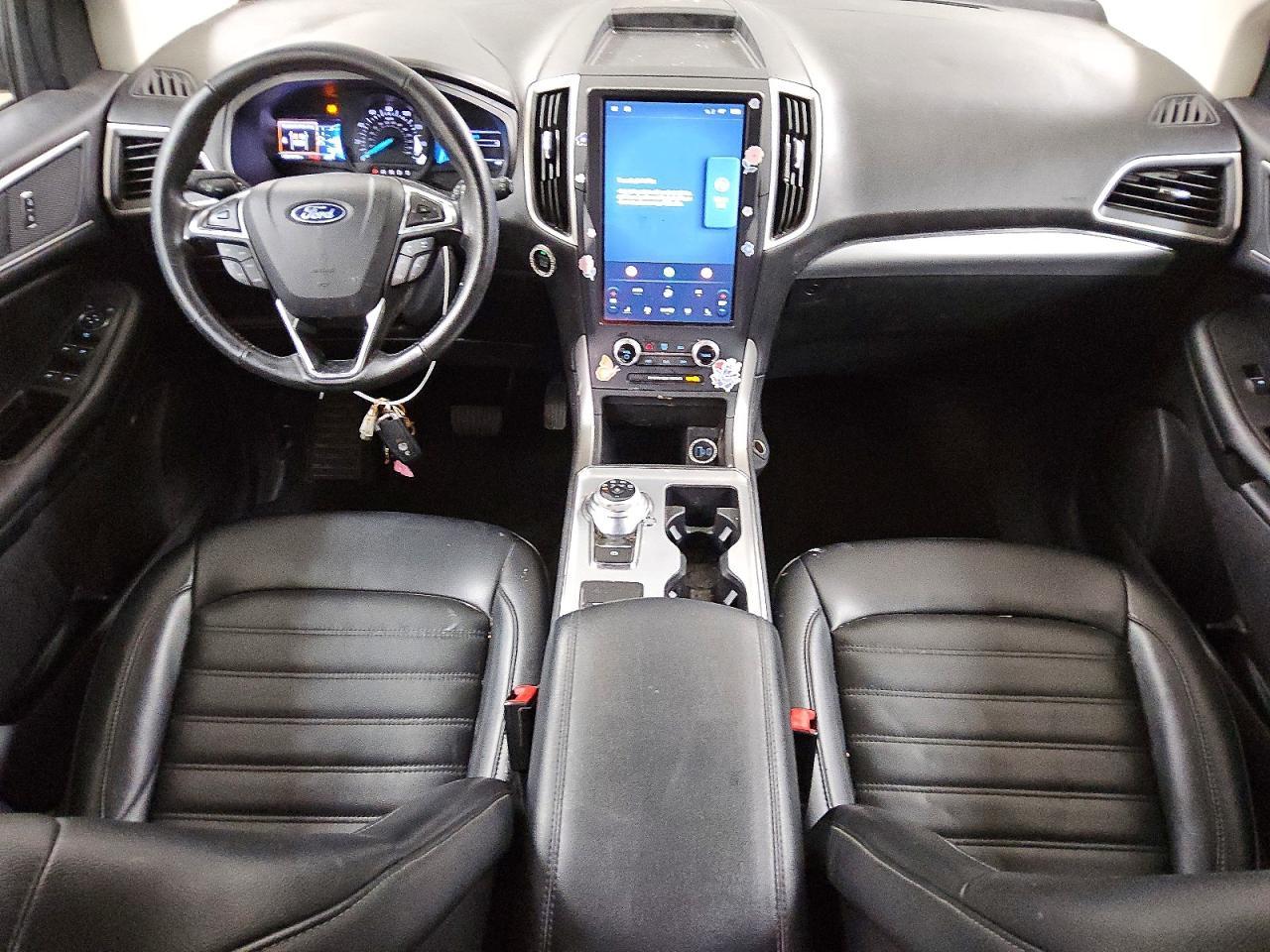 2022 Ford Edge sel