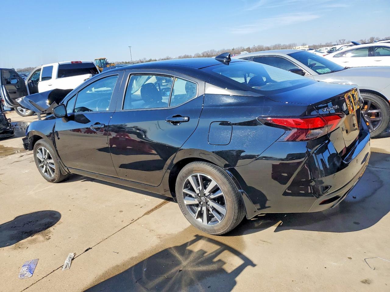 2025 Nissan Versa sv