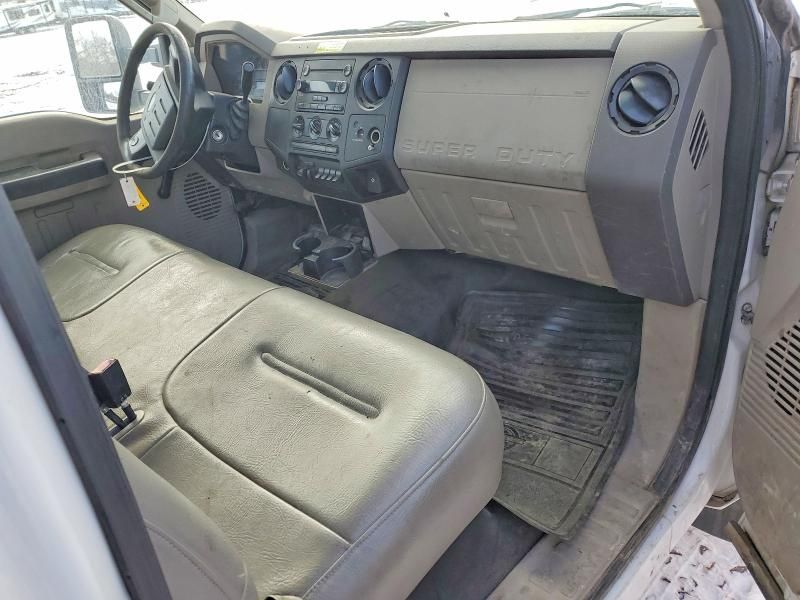 2008 Ford F350 Super Duty Flatbed Truck