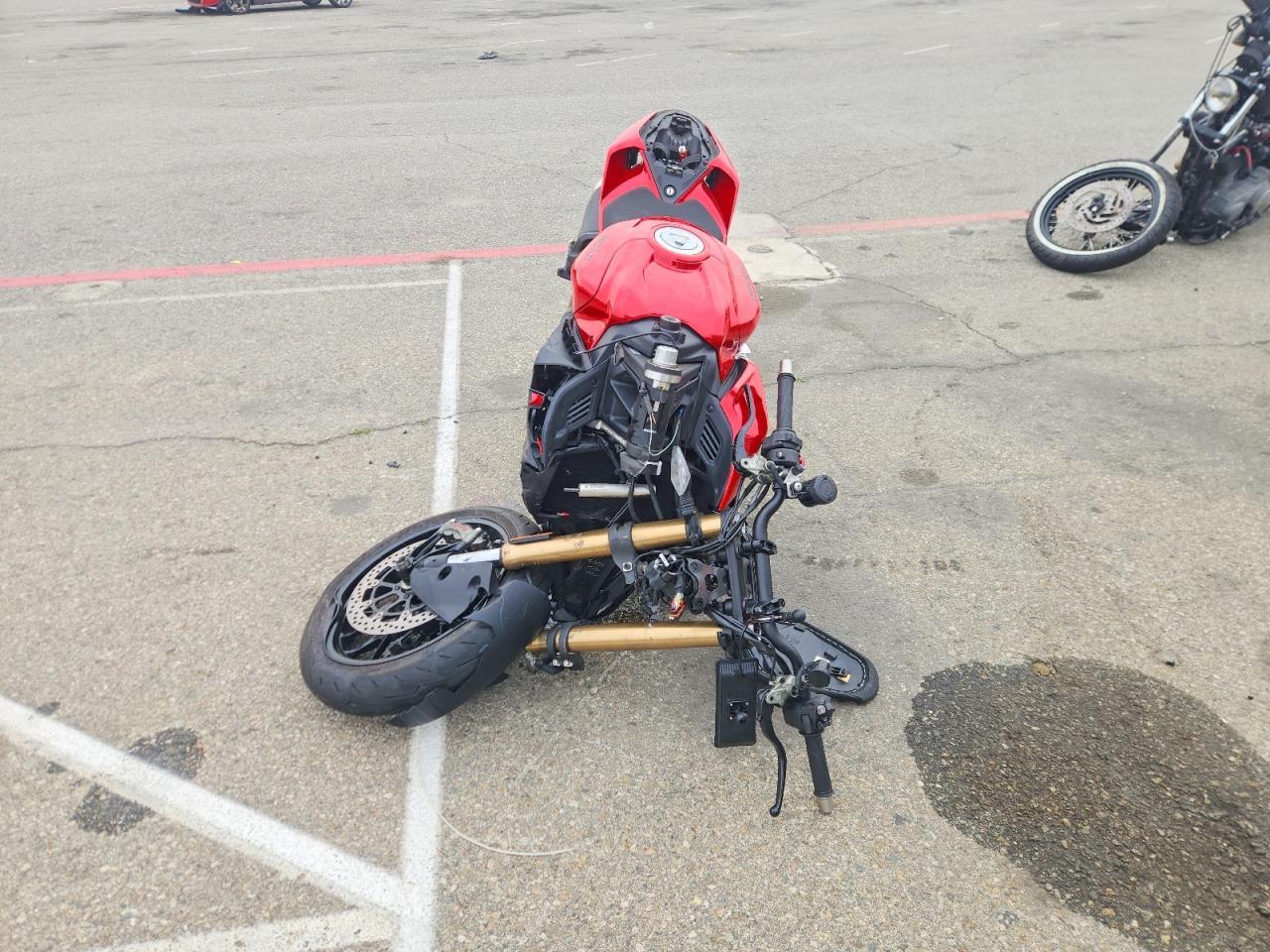 2025 Ducati Streetfighter V2