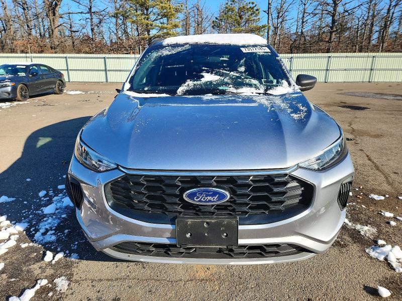 2024 Ford Escape st Line