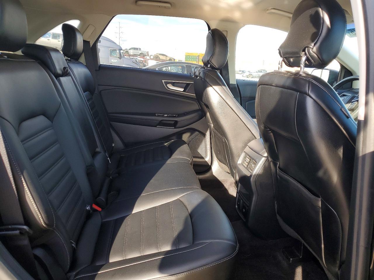 2019 Ford Edge sel