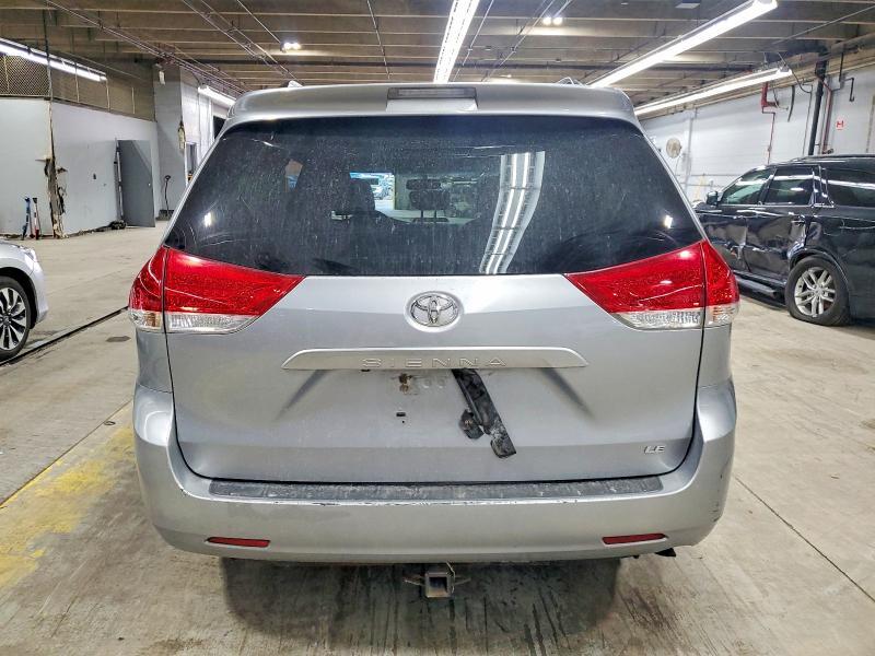 2013 Toyota Sienna le