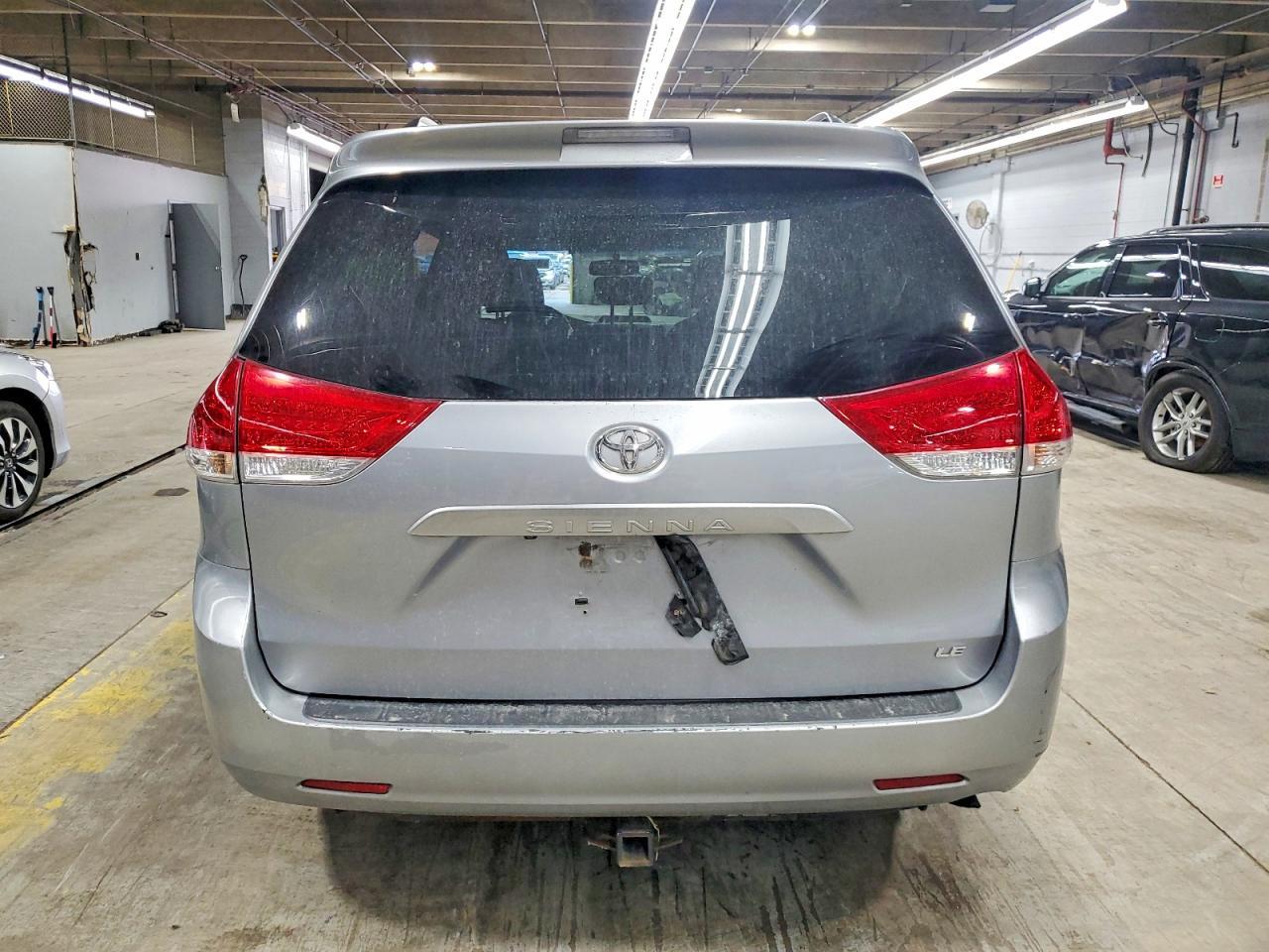 2013 Toyota Sienna le