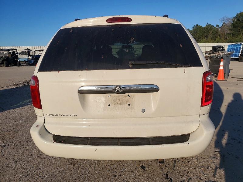2005 Chrysler Town & Country