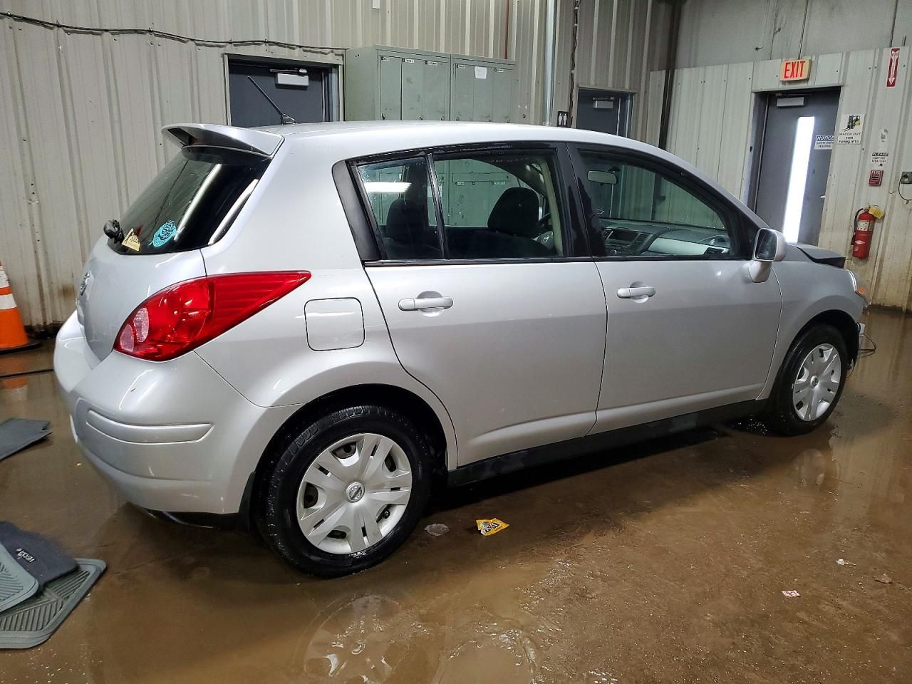 2011 Nissan Versa s