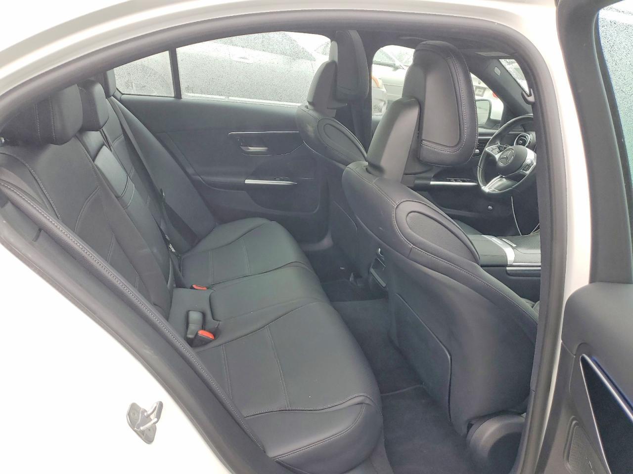 2024 Mercedes-Benz C300