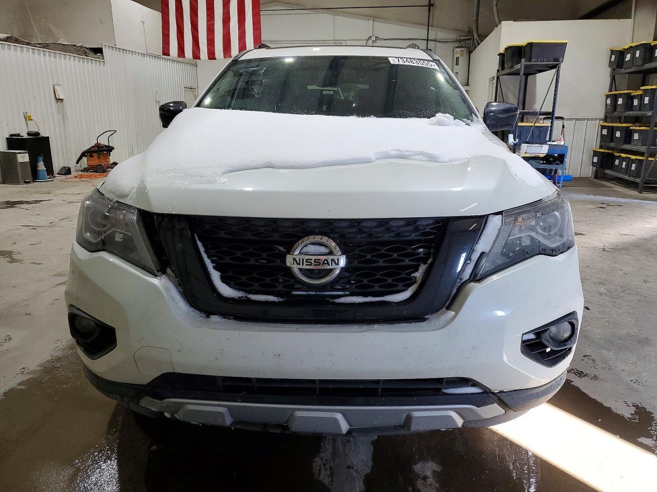 2020 Nissan Pathfinder sl