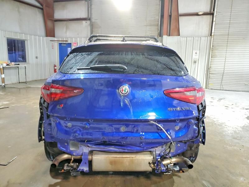 2020 Alfa Romeo Stelvio ti