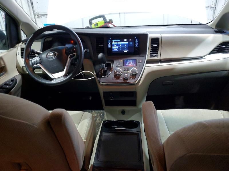 2017 Toyota Sienna le