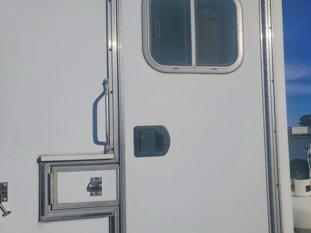 2000 Pelsue Fiber Optic Splicing Trailer