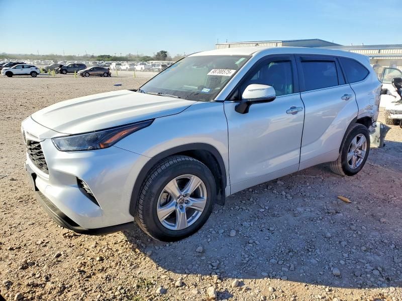 2023 Toyota Highlander l