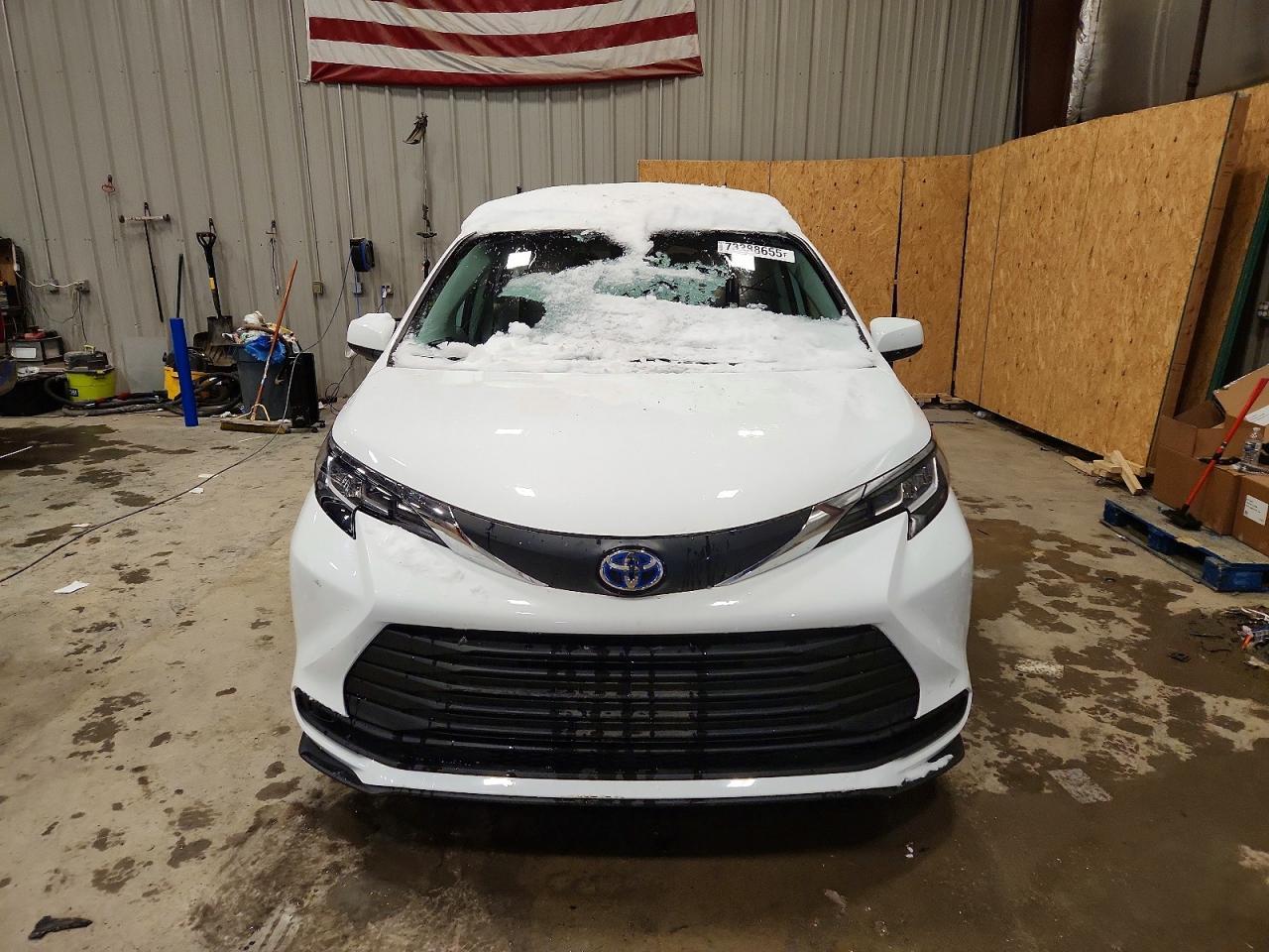 2021 Toyota Sienna le