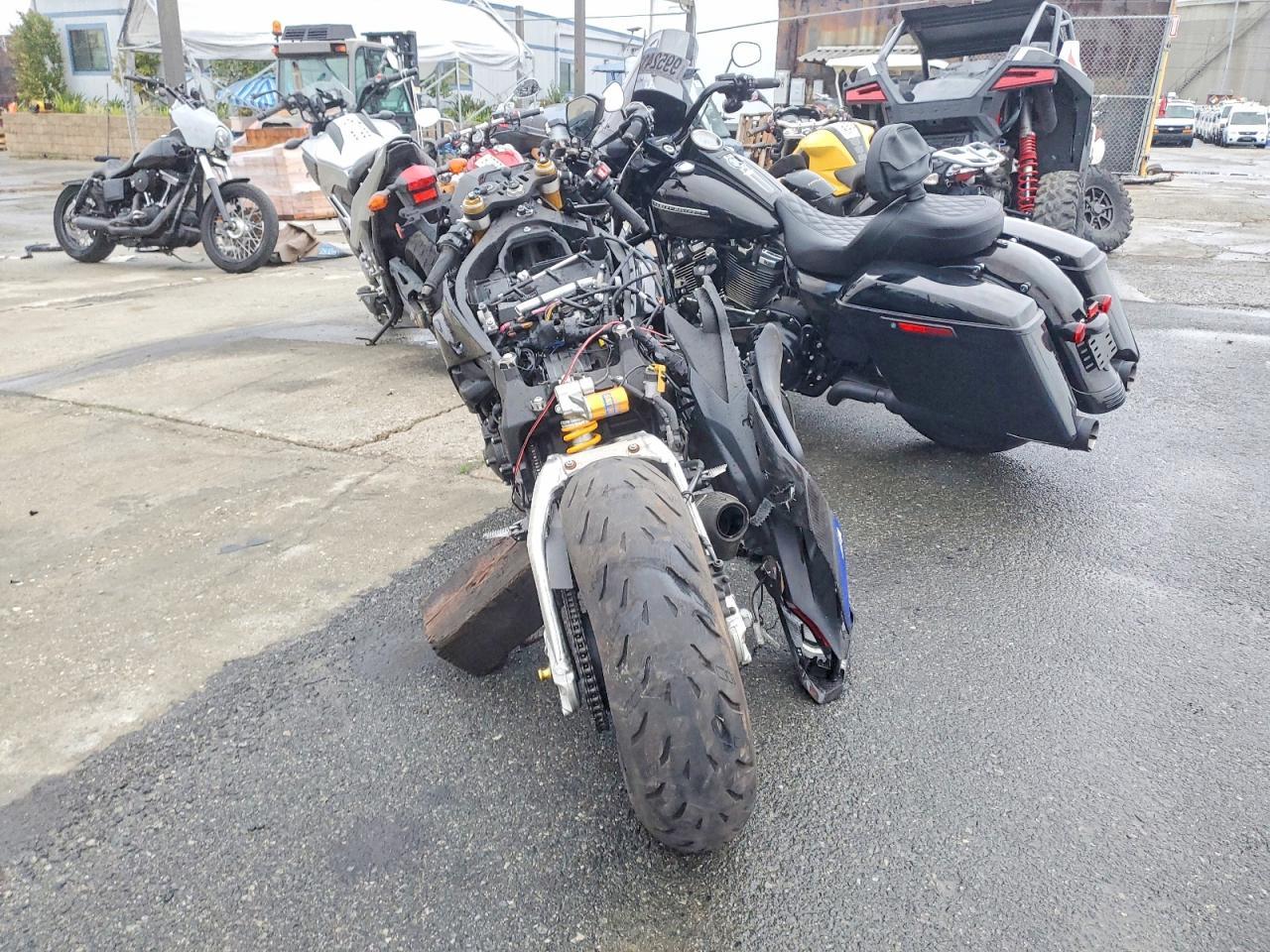 2024 Yamaha YZFR1M C