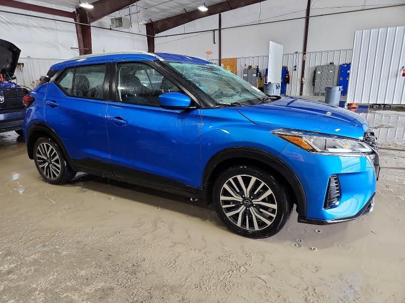 2022 Nissan Kicks sv