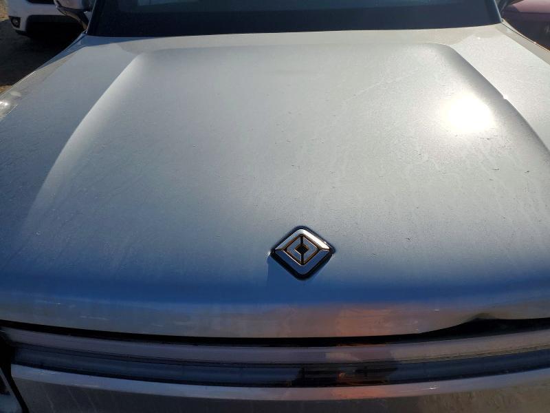 2025 Rivian R1S Adventure