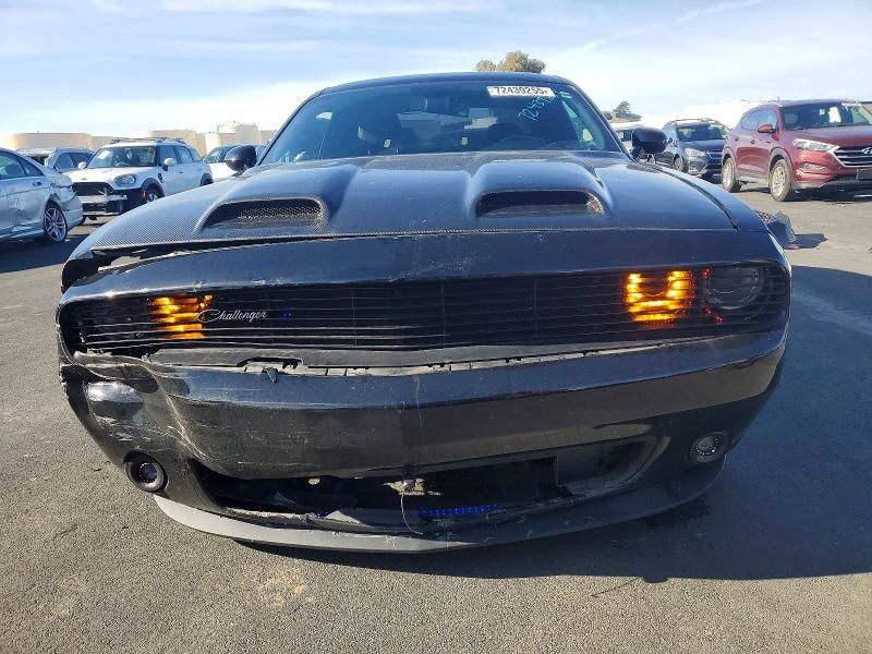 2019 Dodge Challenger sxt