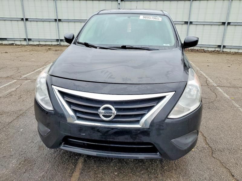 2018 Nissan Versa s