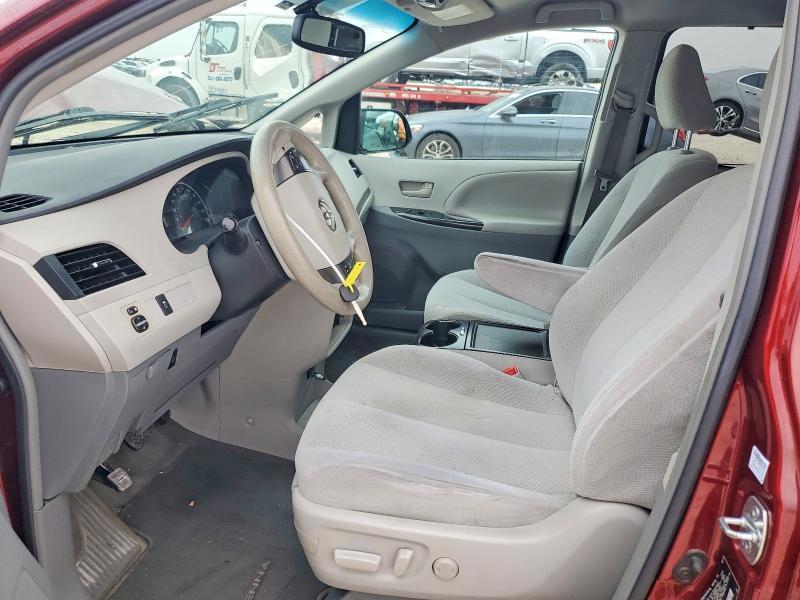 2013 Toyota Sienna le