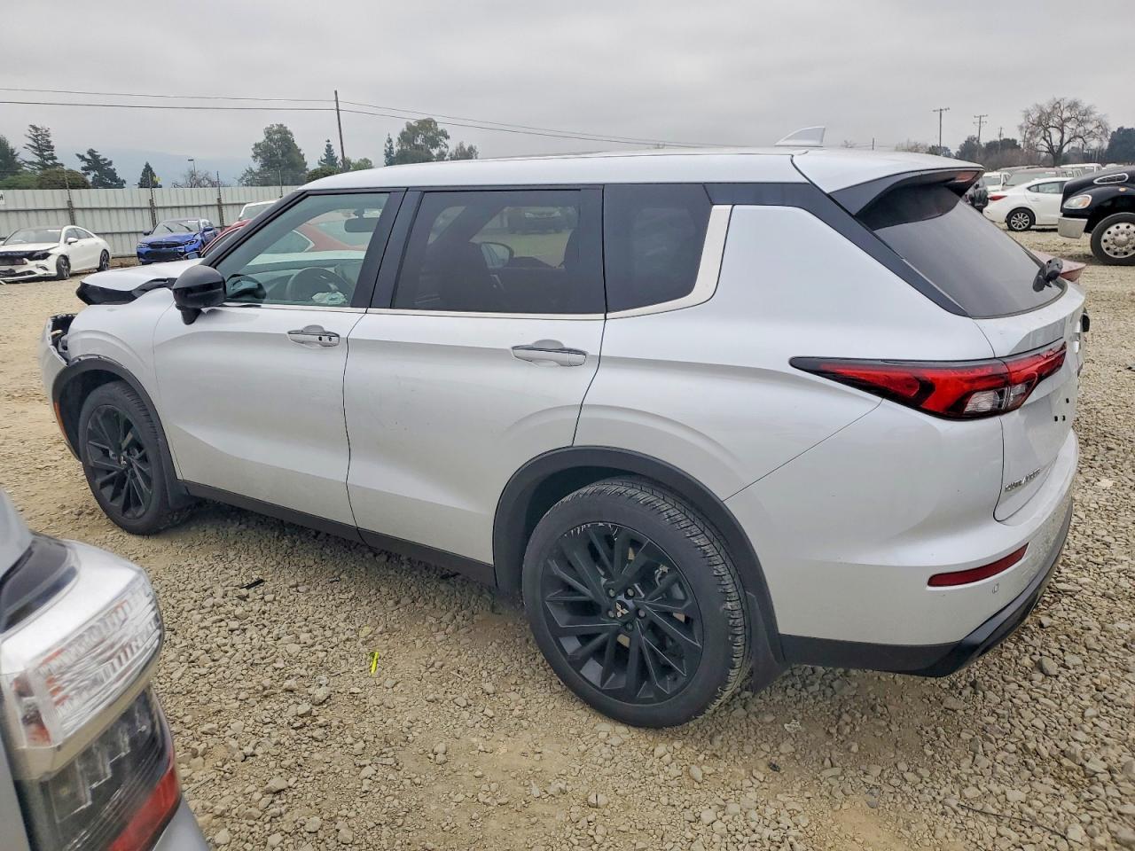 2024 Mitsubishi Outlander se