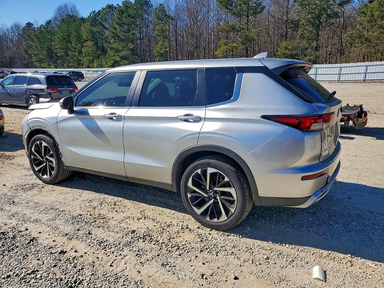 2023 Mitsubishi Outlander se