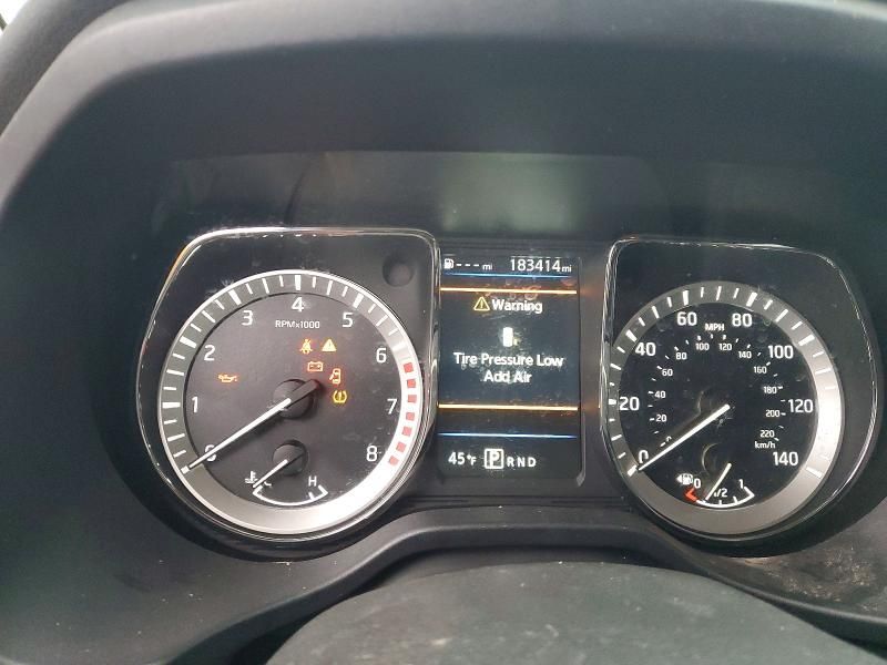 2019 Nissan Titan V8 Crew cab 5.6l sv