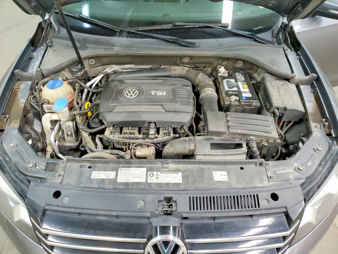 2014 Volkswagen Passat s