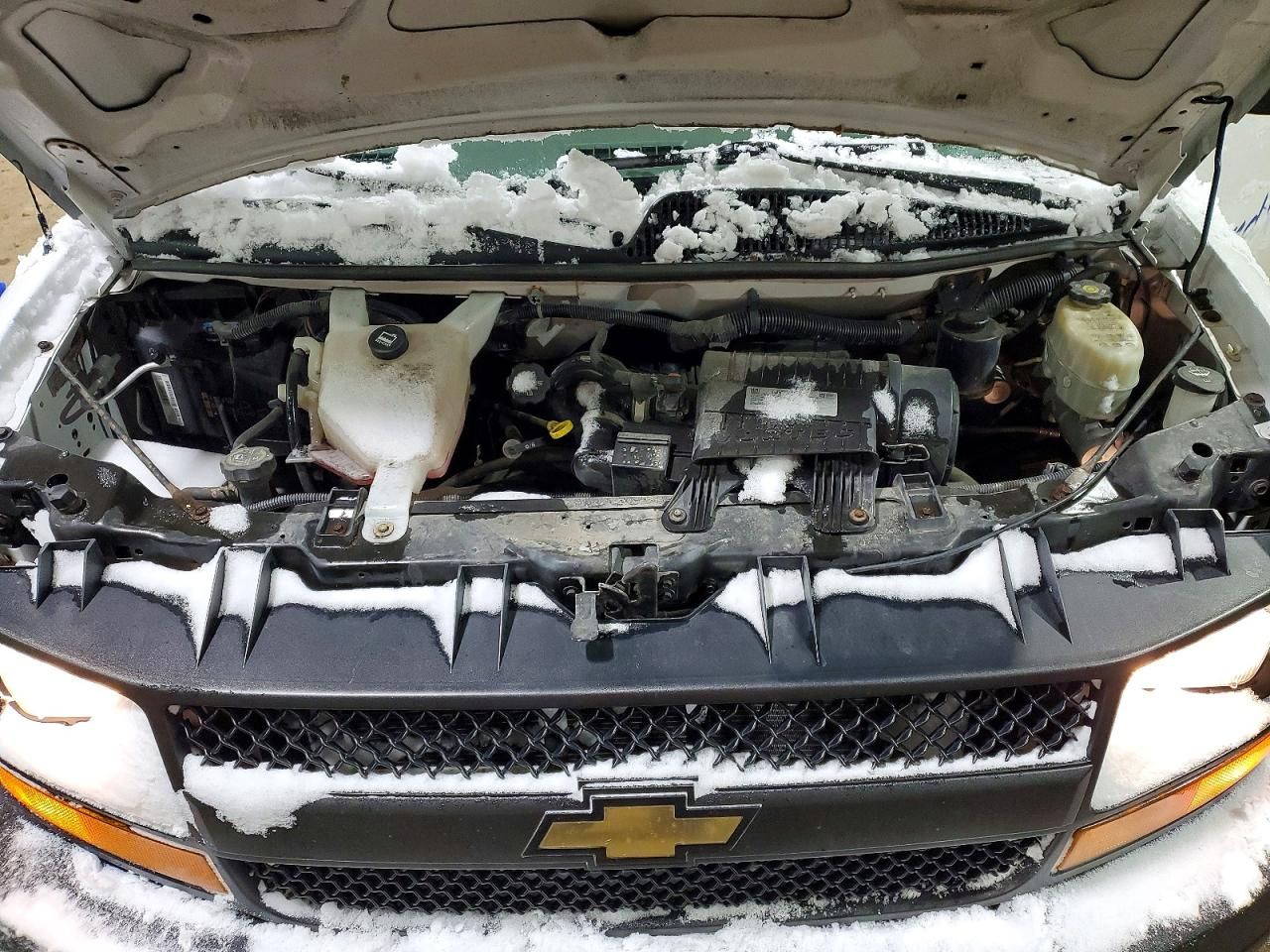 2016 Chevrolet Express G2500 Delivery Van